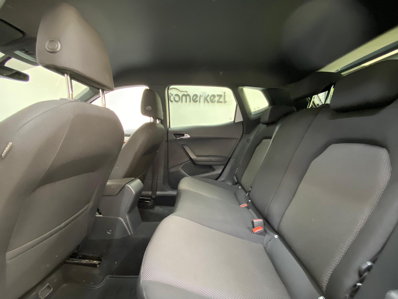 SEAT ARONA 22